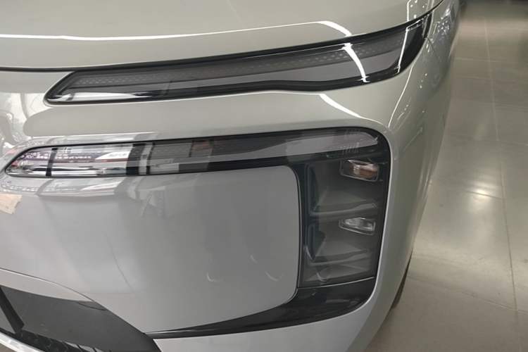 Used Denza N8L 2025 Model Flagship Model Left Front Headlight