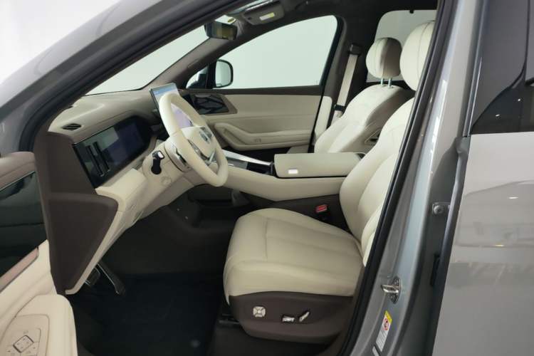 Used Denza N8L 2025 Model Flagship Model Left Front Seat
