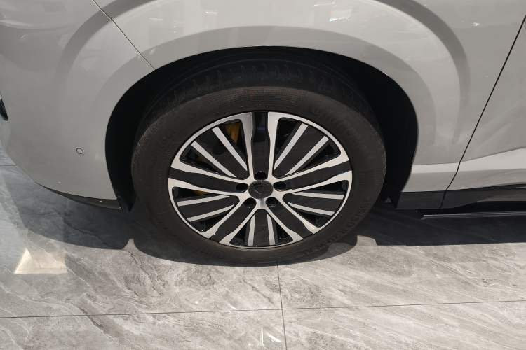 Used Denza N8L 2025 Model Zunrong Model Left Front Wheel Hub
