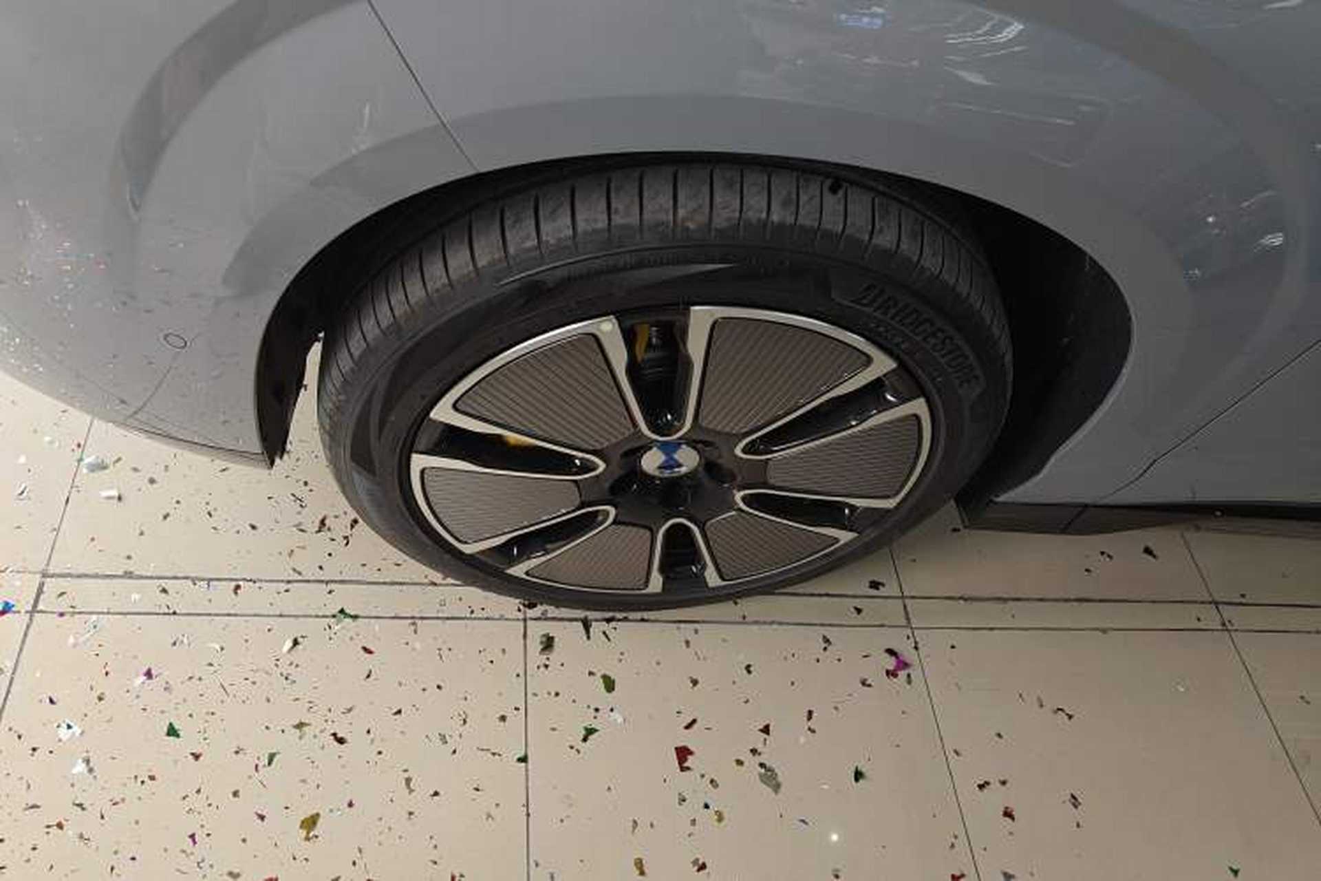 Used Denza N8L 2025 Model Flagship Model Left Front Wheel Hub