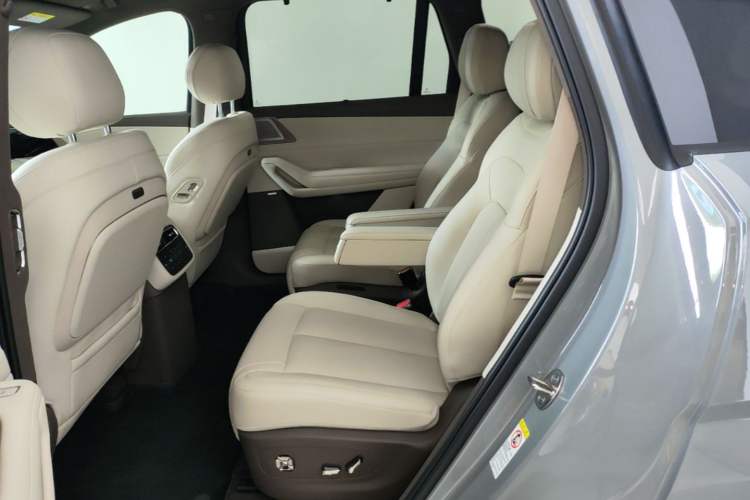 Used Denza N8L 2025 Model Flagship Model Left Rear Seat