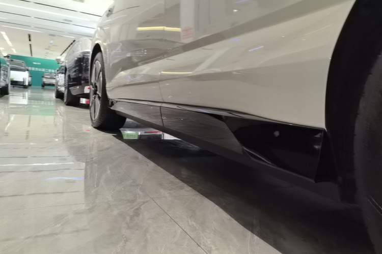 Used Denza N8L 2025 Model Flagship Model Left Side Sill