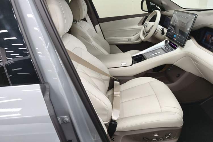 Used Denza N8L 2025 Model Flagship Model Right Front Seat