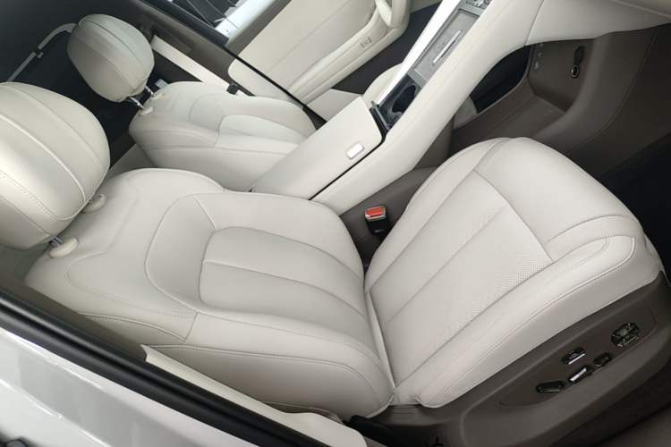 Used Denza N8L 2025 Model Flagship Model Right Front Seat