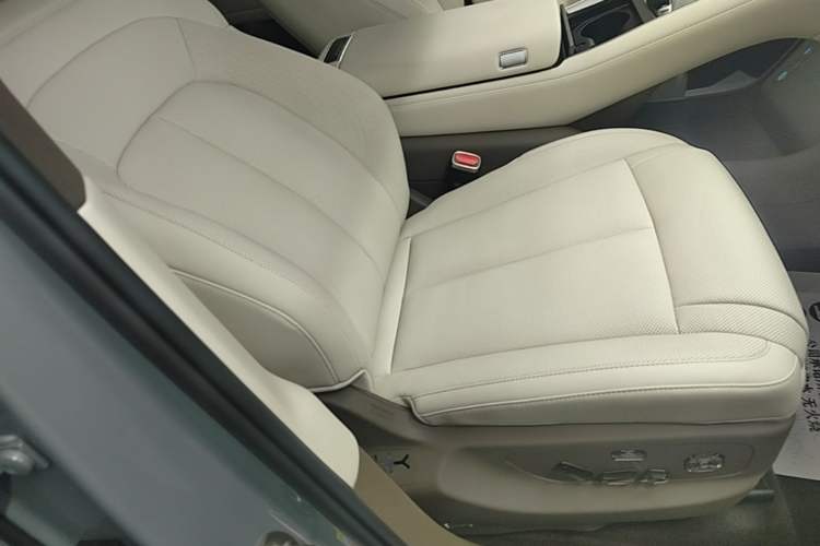 Used Denza N8L 2025 Model Flagship Model Right Front Seat