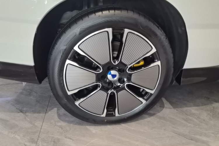 Used Denza N8L 2025 Model Flagship Model Right Rear Wheel Hub