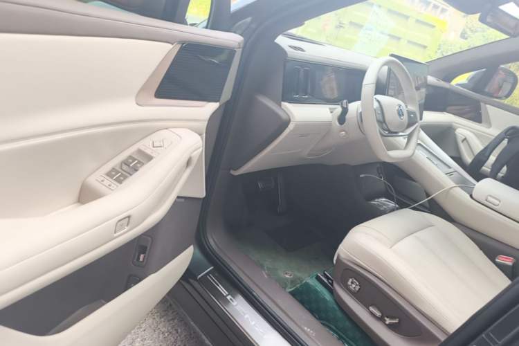 Used Denza N8L 2025 Model Flagship Model Driver Seat