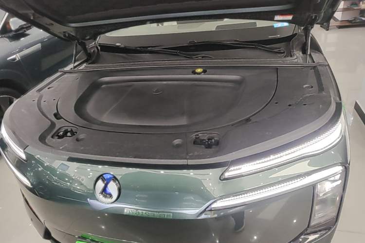Used Denza N8L 2025 Model Flagship Model Engine Bay