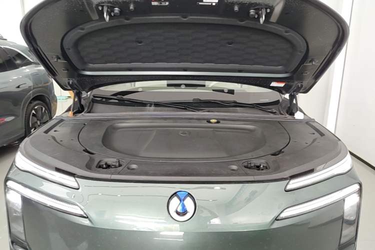 Used Denza N8L 2025 Model Flagship Model Engine Bay