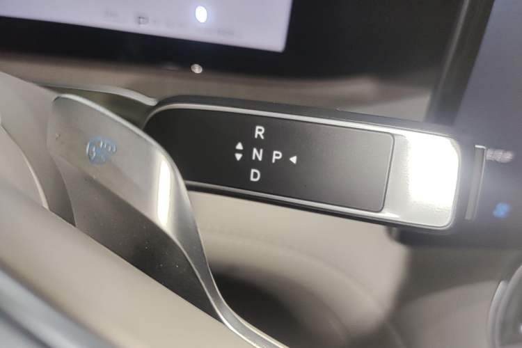 Used Denza N8L 2025 Model Flagship Model Gear Lever
