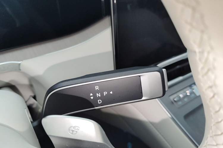 Used Denza N8L 2025 Model Flagship Model Gear Lever