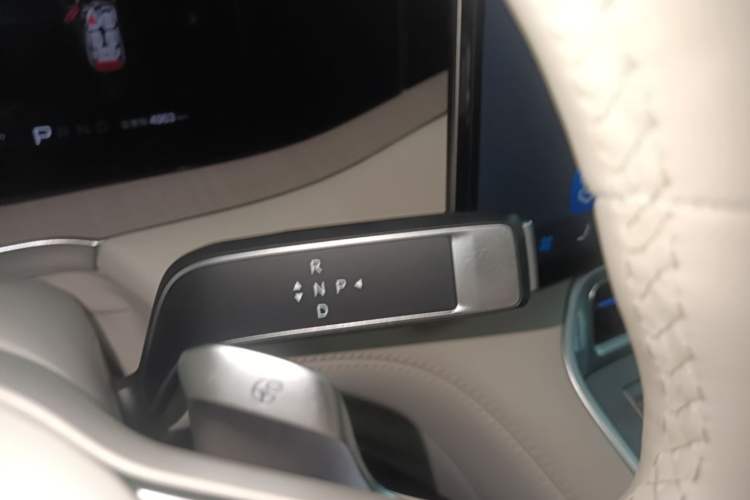 Used Denza N8L 2025 Model Flagship Model Gear Lever