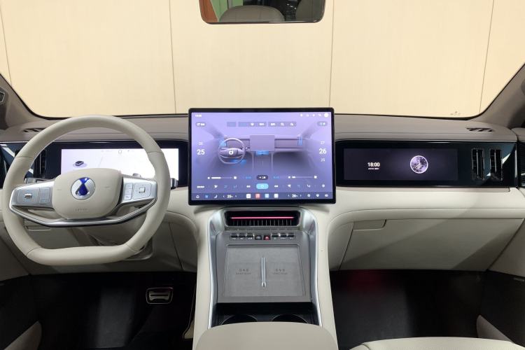 Used Denza N8L 2025 Model Flagship Model Interior 12