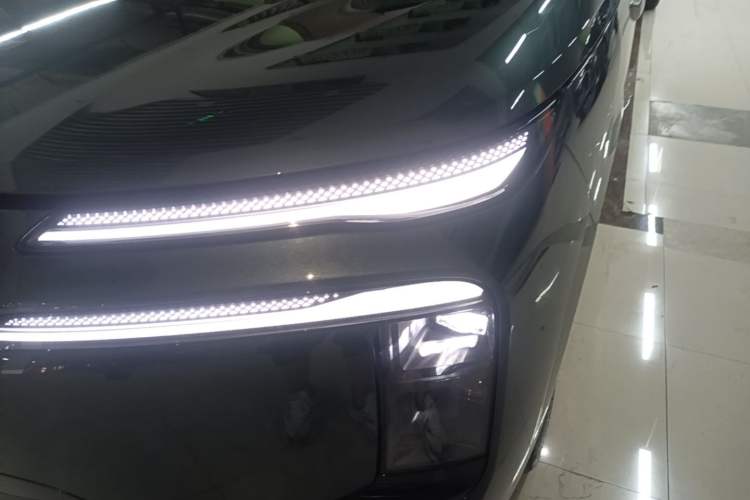 Used Denza N8L 2025 Model Flagship Model Left Front Headlight