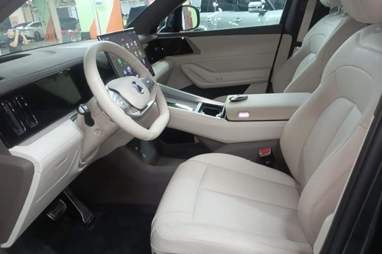 Used Denza N8L 2025 Model Flagship Model Left Front Seat