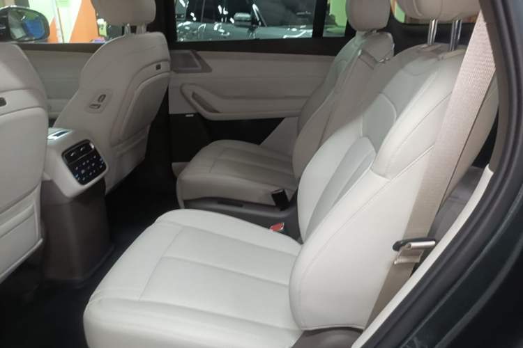 Used Denza N8L 2025 Model Flagship Model Left Rear Seat