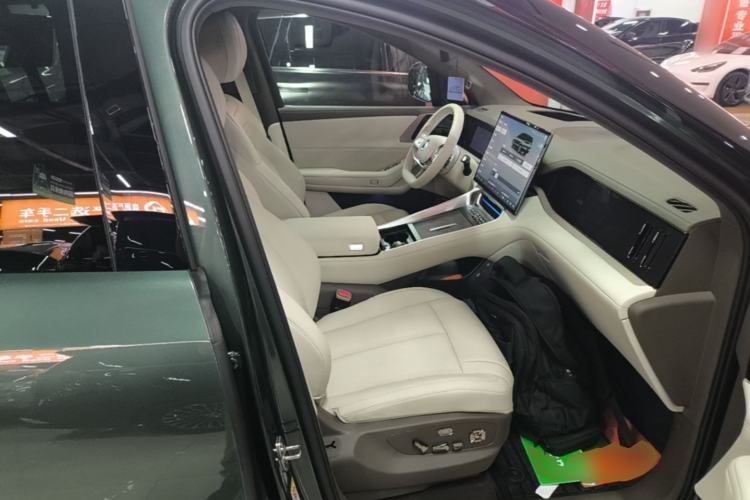 Used Denza N8L 2025 Model Flagship Model Right Front Seat