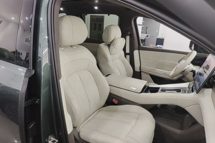 Used Denza N8L 2025 Model Flagship Model Right Front Seat