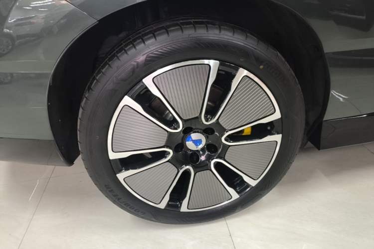 Used Denza N8L 2025 Model Flagship Model Right Rear Wheel Hub