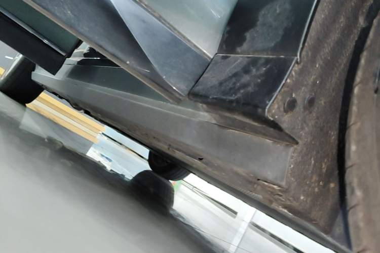Used Denza N8L 2025 Model Flagship Model Right Side Sill