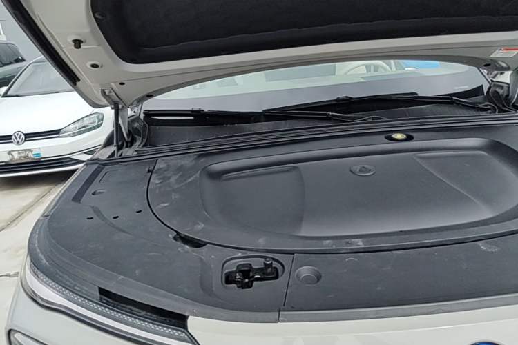Used Denza N8L 2025 Model Flagship Model Engine Bay Right