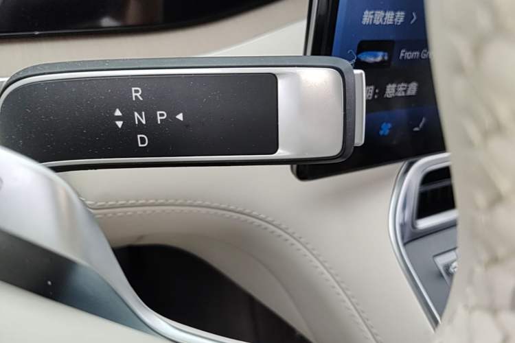 Used Denza N8L 2025 Model Flagship Model Gear Lever