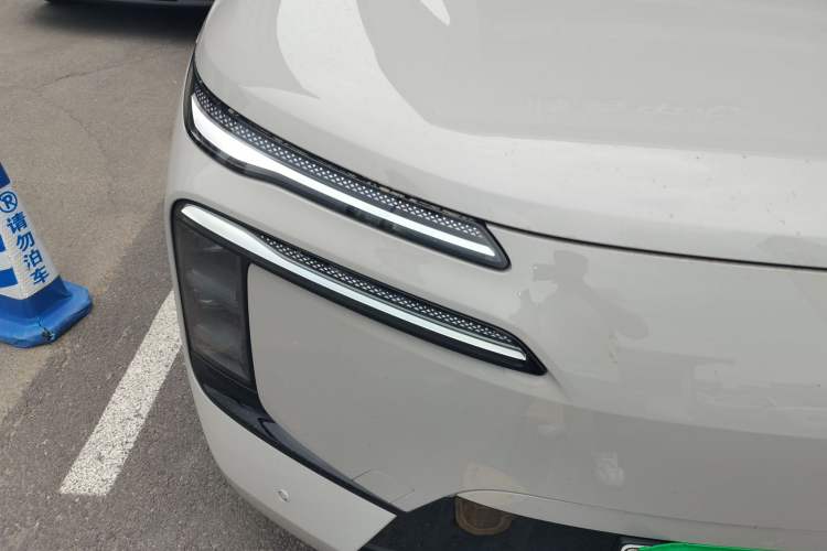 Used Denza N8L 2025 Model Flagship Model Right Front Headlight