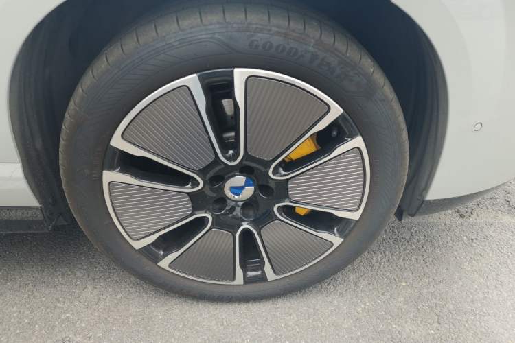 Used Denza N8L 2025 Model Flagship Model Right Front Wheel Hub