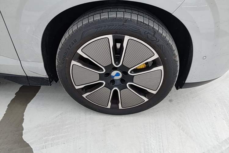Used Denza N8L 2025 Model Flagship Model Right Front Wheel Hub