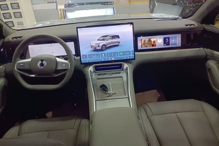 Used Denza N8L 2025 Model Zunrong Model Center Console