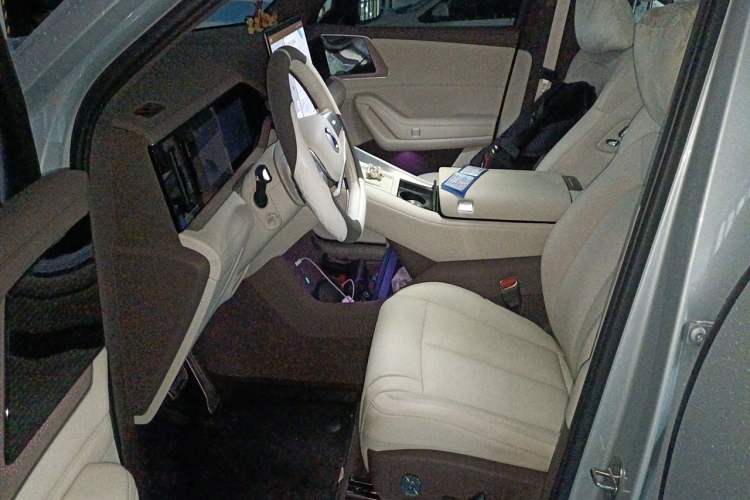 Used Denza N8L 2025 Model Flagship Model Driver Seat