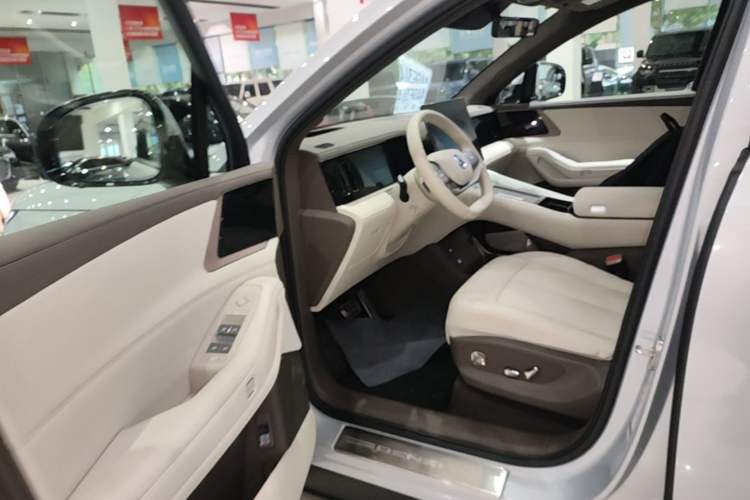 Used Denza N8L 2025 Model Flagship Model Driver Seat