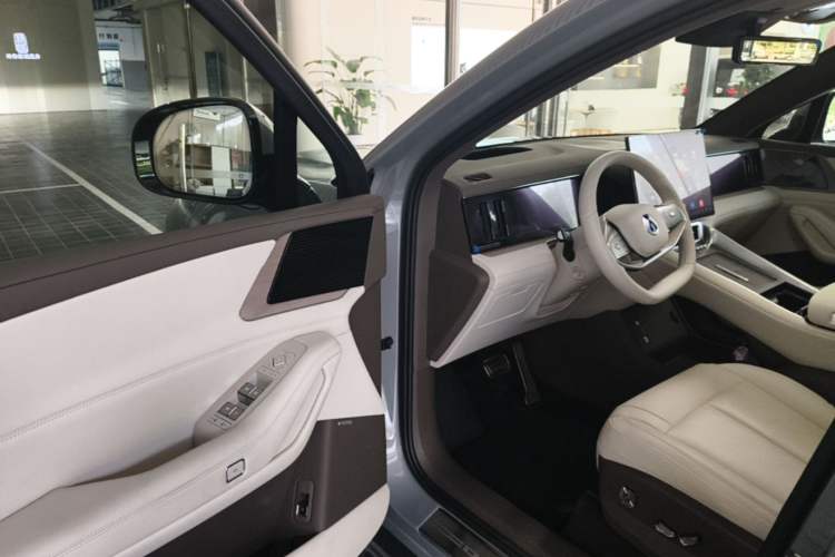 Used Denza N8L 2025 Model Flagship Model Driver Seat