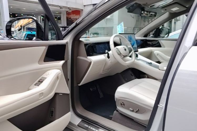 Used Denza N8L 2025 Model Flagship Model Driver Seat