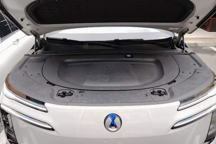 Used Denza N8L 2025 Model Flagship Model Engine Bay