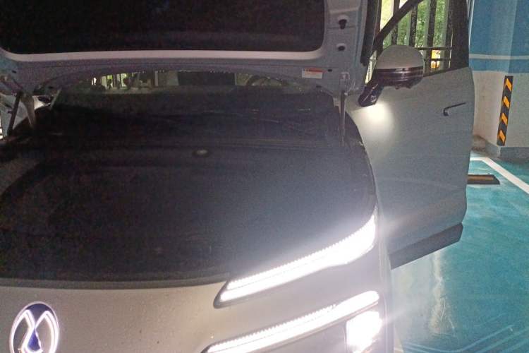Used Denza N8L 2025 Model Flagship Model Engine Bay Left
