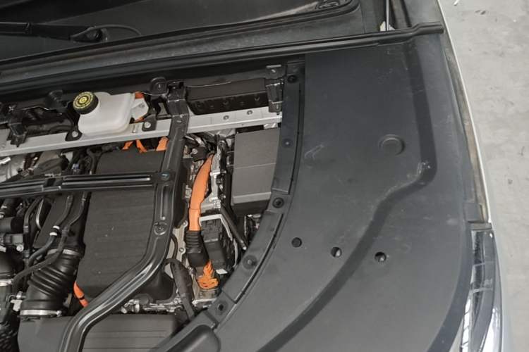 Used Denza N8L 2025 Model Flagship Model Engine Bay Left