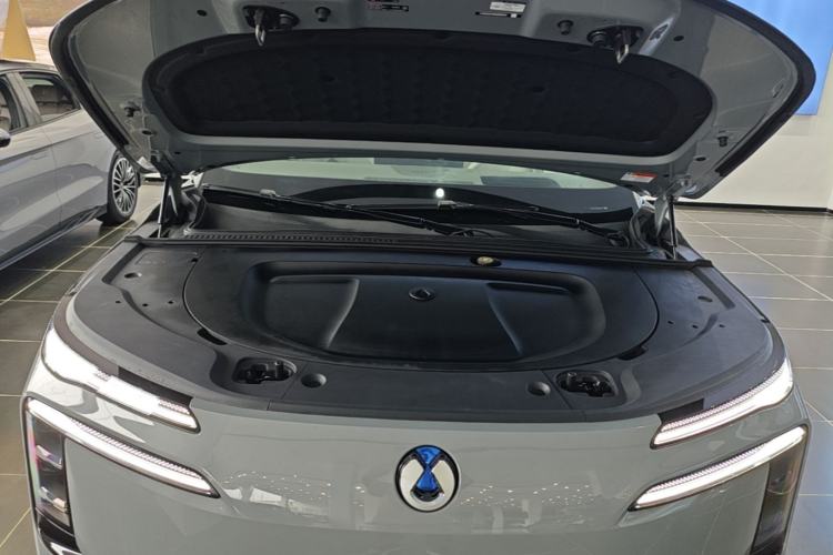 Used Denza N8L 2025 Model Flagship Model Engine Bay