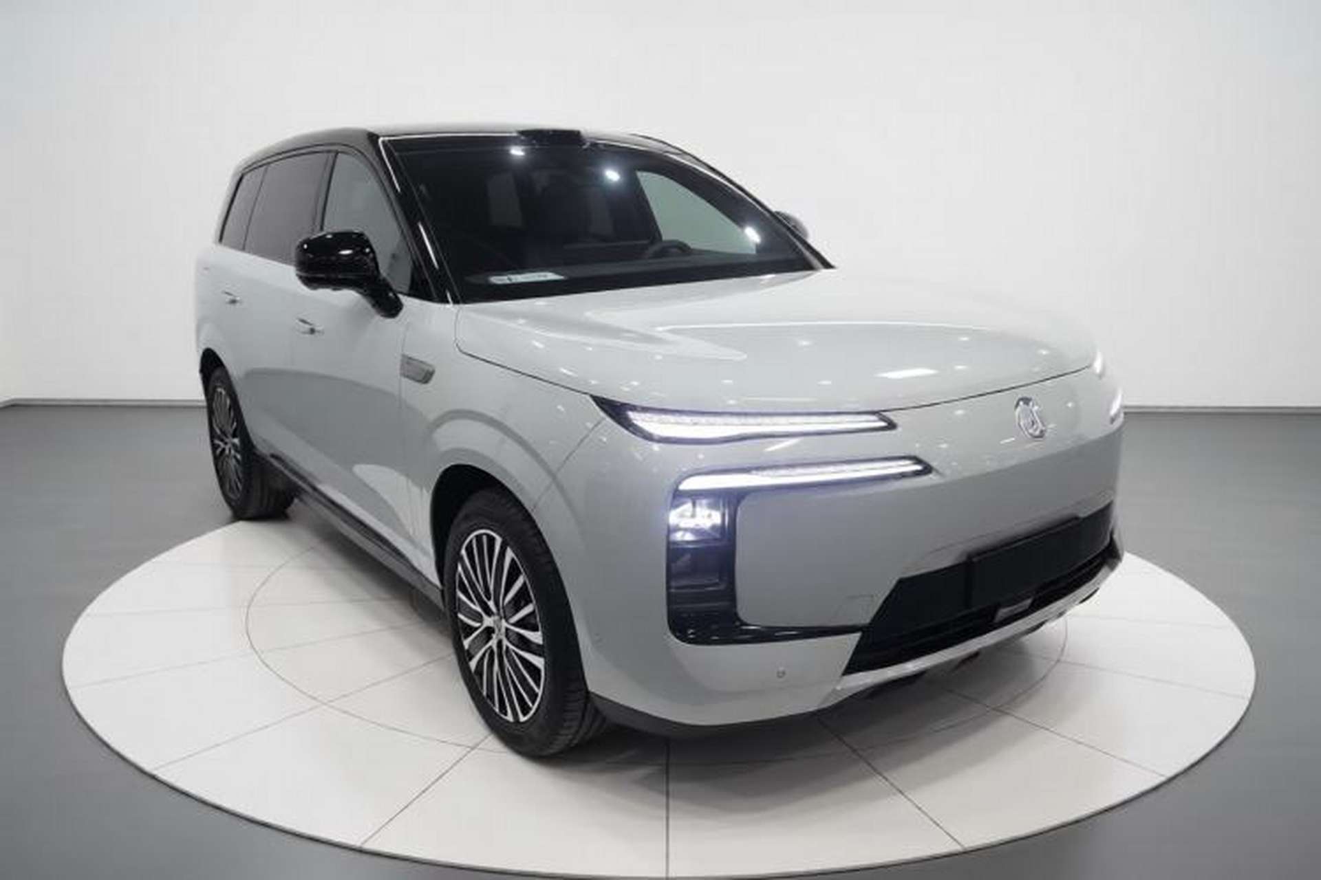 Used Denza N8L 2025 Model Zunrong Model Exterior 1