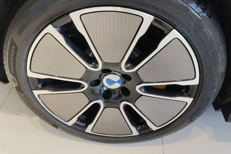 Used Denza N8L 2025 Model Flagship Model Exterior 5