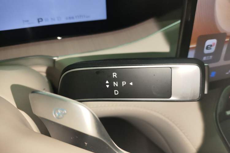 Used Denza N8L 2025 Model Flagship Model Gear Lever