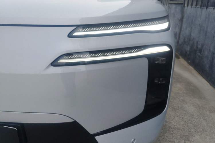 Used Denza N8L 2025 Model Flagship Model Left Front Headlight