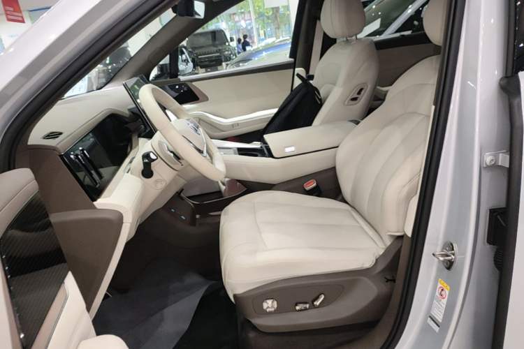 Used Denza N8L 2025 Model Flagship Model Left Front Seat