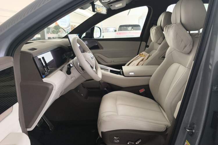 Used Denza N8L 2025 Model Flagship Model Left Front Seat