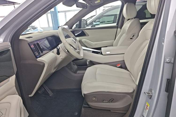 Used Denza N8L 2025 Model Flagship Model Left Front Seat