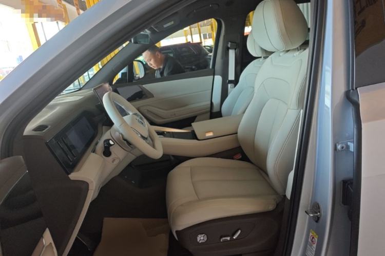 Used Denza N8L 2025 Model Flagship Model Left Front Seat