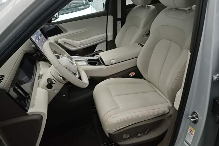 Used Denza N8L 2025 Model Flagship Model Left Front Seat