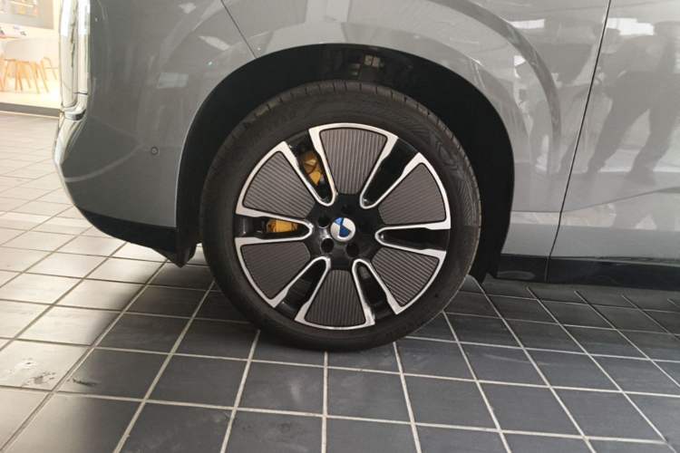 Used Denza N8L 2025 Model Flagship Model Left Front Wheel Hub