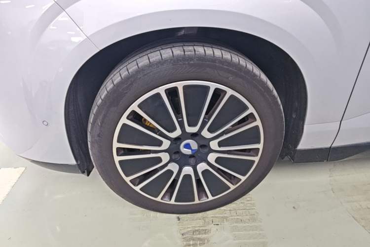 Used Denza N8L 2025 Model Flagship Model Left Front Wheel Hub