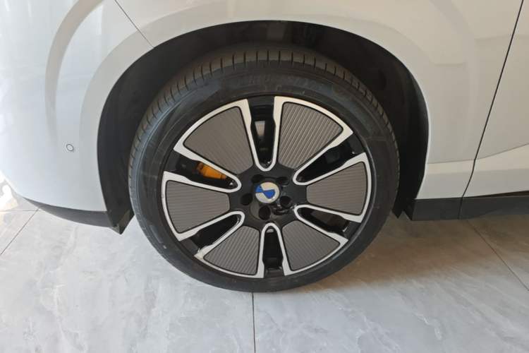 Used Denza N8L 2025 Model Flagship Model Left Front Wheel Hub
